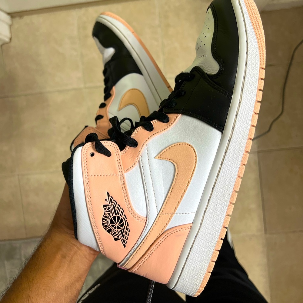 Nike Air Jordan 1 Mids